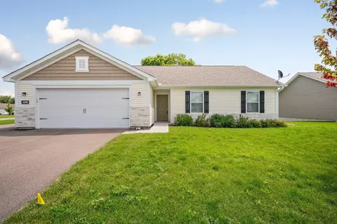 1098 Sunset Ave, Montrose, MN 55363