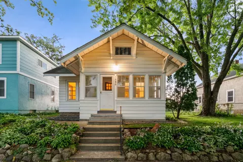 1686 Race St, Saint Paul, MN 55116
