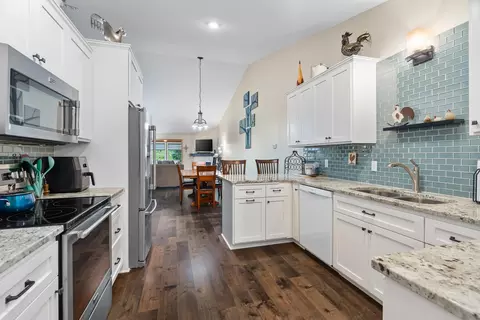 6546 Brook Ln, Savage, MN 55378