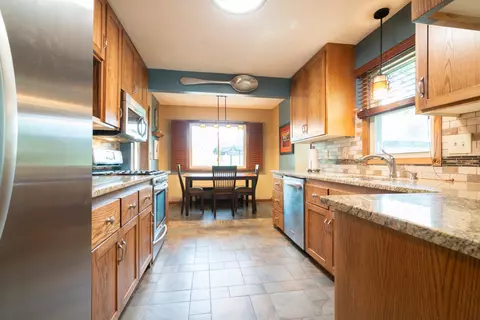 1663 Long Lake Rd, New Brighton, MN 55112 photo 17