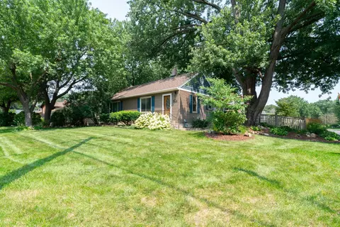 1663 Long Lake Rd, New Brighton, MN 55112