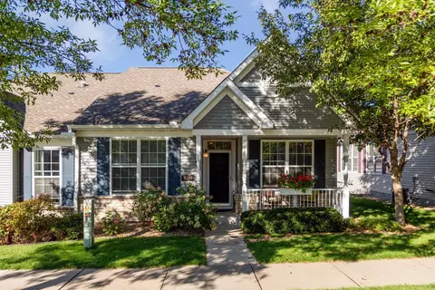 9764 Picket Dr, Eden Prairie, MN 55347