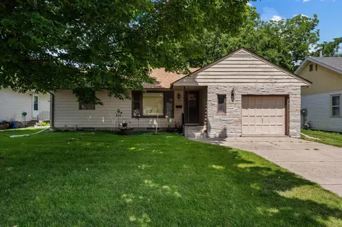 721 9th Ave NE, Waseca, MN 56093