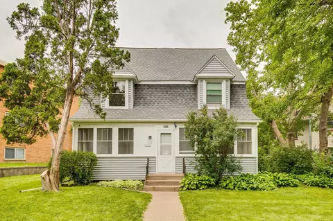 1045 Cromwell Ave, Saint Paul, MN 55114