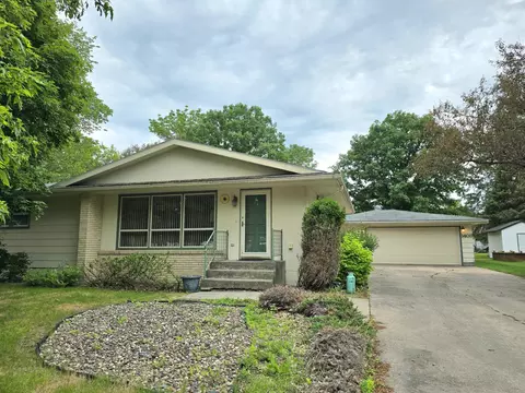 1403 14th St, International Falls, MN 56649
