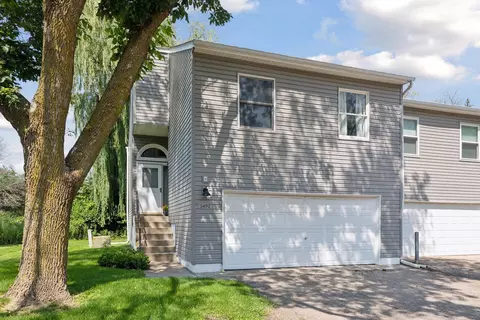 5492 Egan Dr, Savage, MN 55378