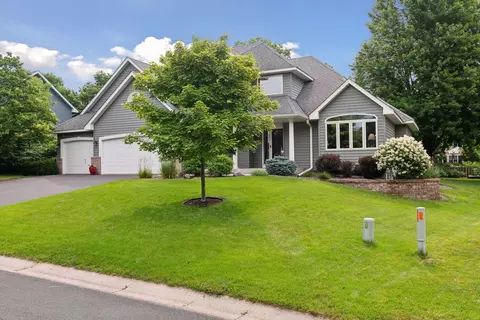 10143 Horseshoe Trl, Eden Prairie, MN 55347