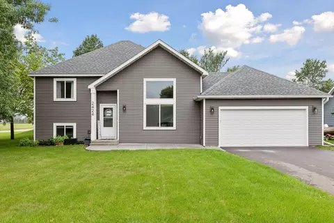 2424 Burl Oak Curv, Hudson, WI 54016