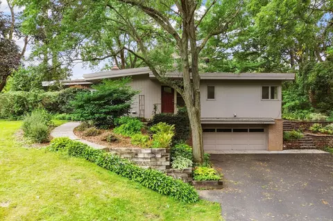 12708 Myrtle Cir, Minnetonka, MN 55305