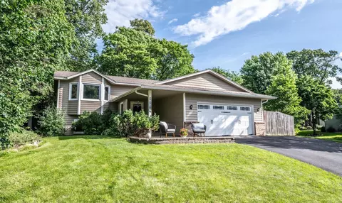 5564 W 132nd St, Savage, MN 55378