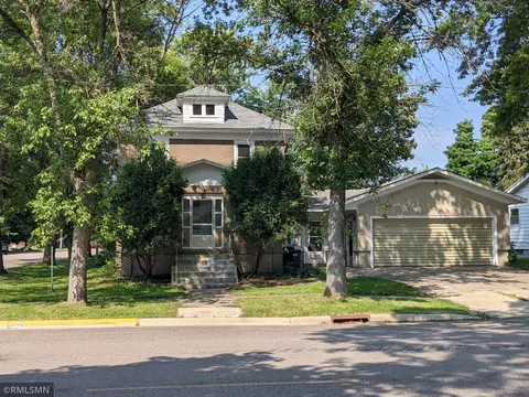 300 Prior St, Stewart, MN 55385