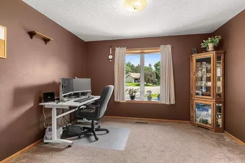 2105 Killeen Ct, Saint Cloud, MN 56301 photo 15