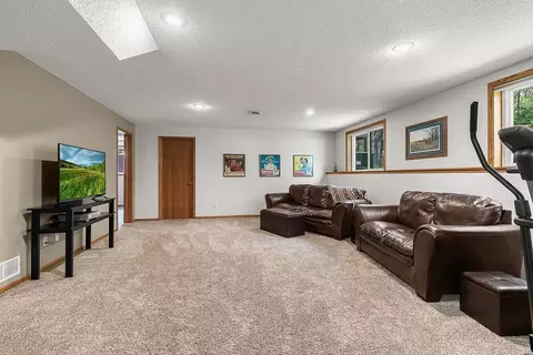 2105 Killeen Ct, Saint Cloud, MN 56301 photo 12