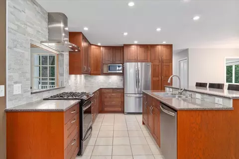 1774 Walnut Ln, Eagan, MN 55122 photo 3