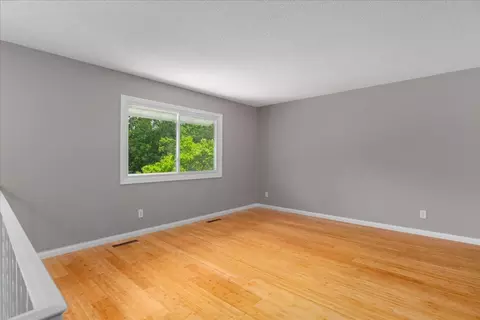 1774 Walnut Ln, Eagan, MN 55122 photo 11