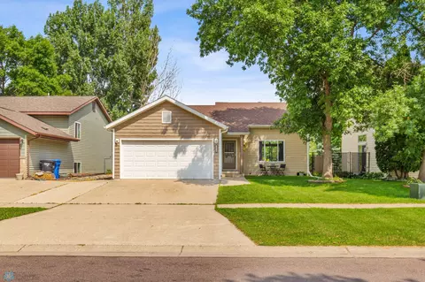 3614 18th St S, Fargo, ND 58104