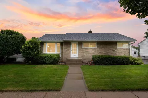2028 Ramlow Pl, Saint Paul, MN 55116