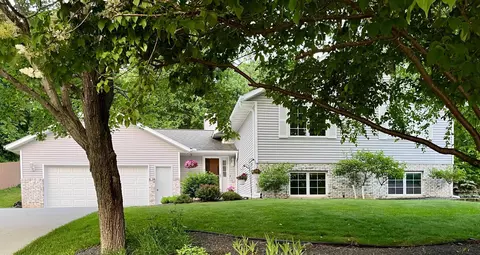 2816 Northern Slopes Ln NE, Rochester, MN 55906