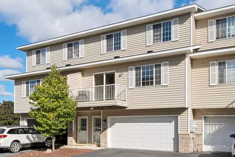 2517 Cobble Hill Ct #E, Woodbury, MN 55125