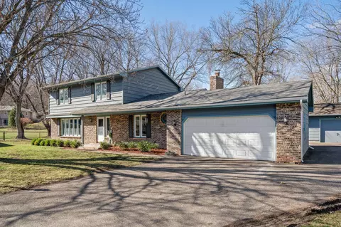 13304 Pine Ridge Rd, Burnsville, MN 55337