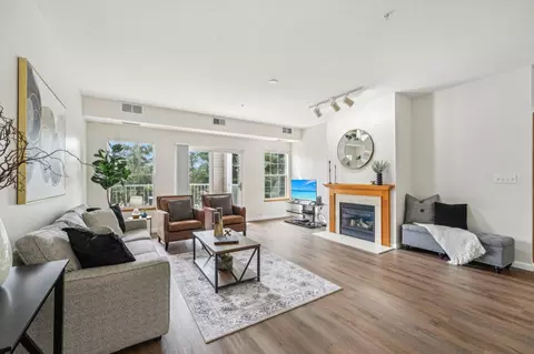 12761 Collegeview Dr #201, Eden Prairie, MN 55347