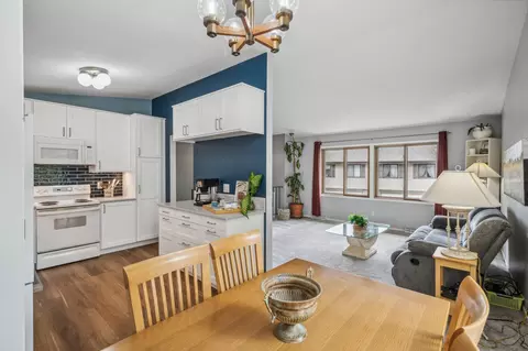 802 Sherwood Rd, Shoreview, MN 55126
