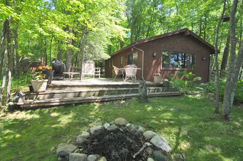 2135 Nighthawk Ln NW, Hackensack, MN 56452