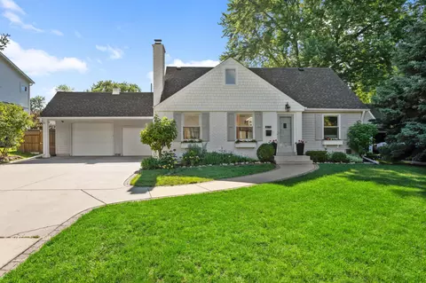 6016 Wooddale Ave S, Edina, MN 55424