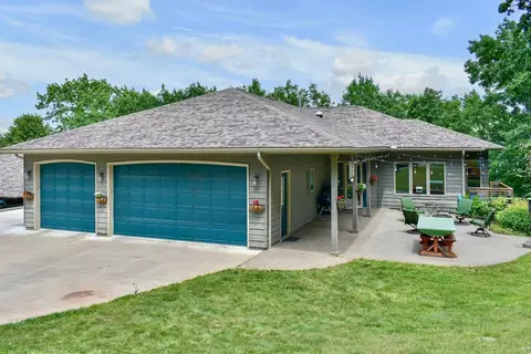 84 Lyngholm Dr, Winona, MN 55987