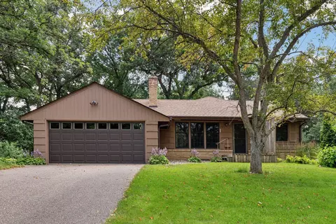 8115 Plymouth Ave N, Golden Valley, MN 55427