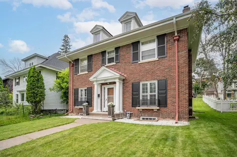 2125 E 3rd St, Duluth, MN 55812