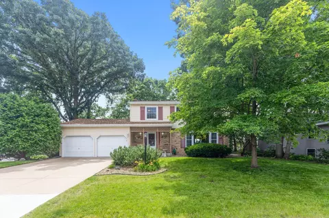 7301 Courtly Rd, Woodbury, MN 55125