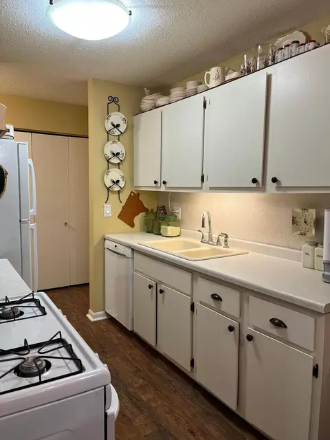 4201 Lakeside Ave N #308, Brooklyn Center, MN 55429