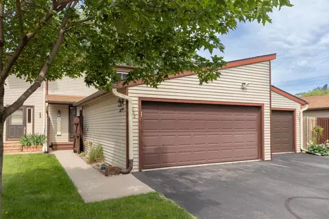 1653 Meadow Cir SE, Rochester, MN 55904