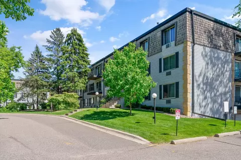 183 Little Canada Rd E #215, Little Canada, MN 55117