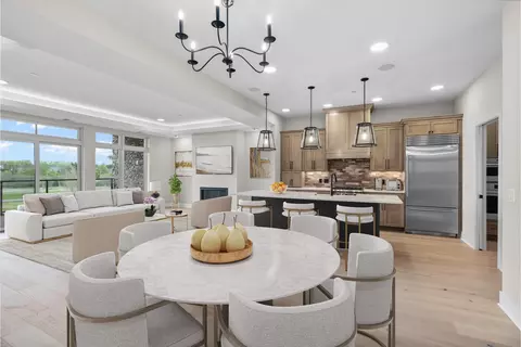 1 Hill Farm Rd #205, North Oaks, MN 55127