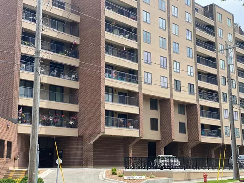 121 14th St NE #202, Rochester, MN 55906