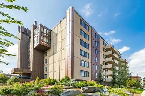 2800 W 44th St #504, Minneapolis, MN 55410