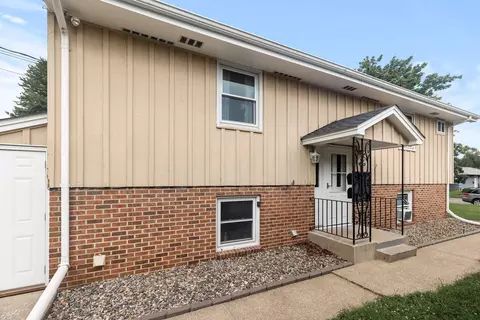 232 Douglas St E, South Saint Paul, MN 55075