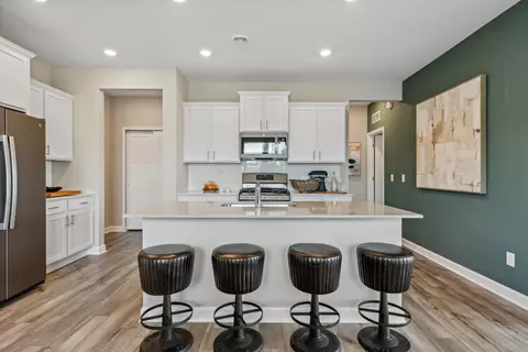 3863 Heath Ave N, Oakdale, MN 55128