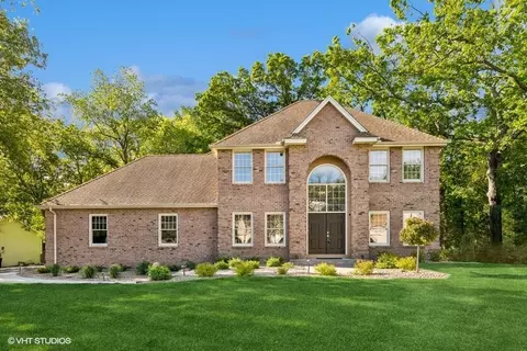 14921 White Oak Dr, Burnsville, MN 55337
