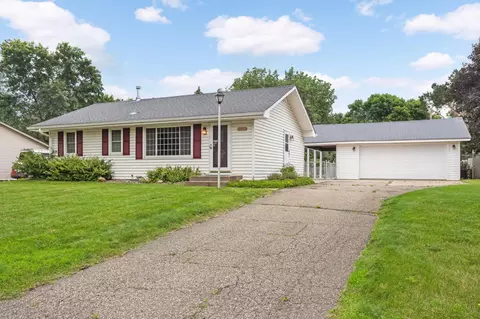 8410 88th St S, Cottage Grove, MN 55016
