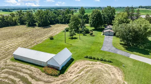 14237 Acorn Trl, Faribault, MN 55021 photo 5