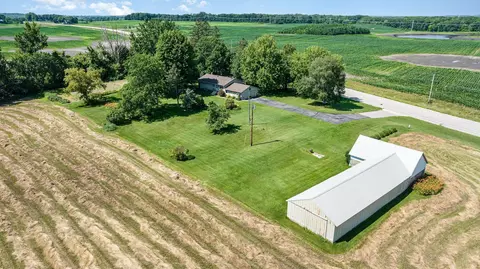 14237 Acorn Trl, Faribault, MN 55021