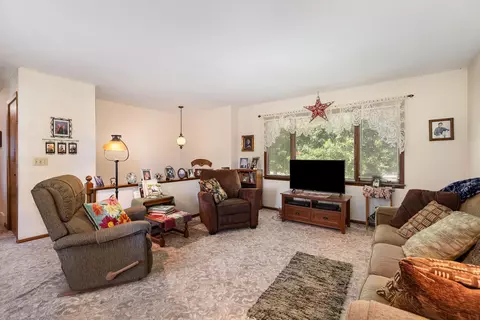 14237 Acorn Trl, Faribault, MN 55021 photo 17