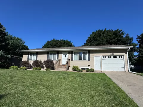 308 Sunrise Ln, Marshall, MN 56258