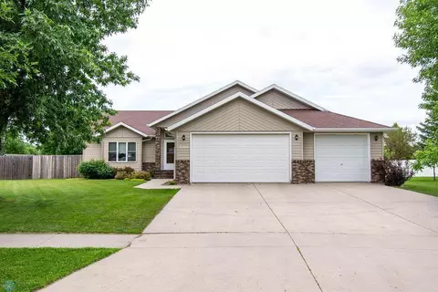 2509 38th Ave S, Fargo, ND 58104