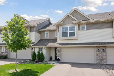 5275 Trotter Trl, Victoria, MN 55386