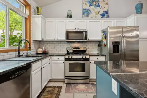 17339 Sunray Cir SW, Prior Lake, MN 55372