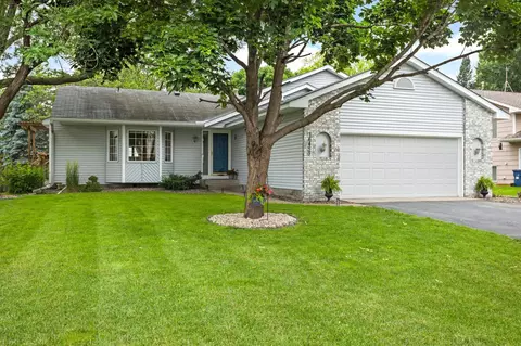 16453 Godson Dr, Lakeville, MN 55044
